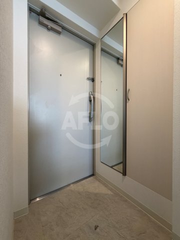 玄関　ルミエール北梅田　玄関