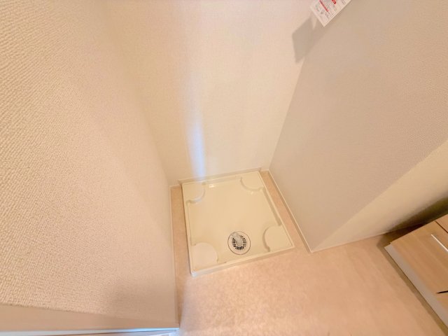 その他設備　嬉しい室内洗濯機置場。これで洗濯機も長持ちしますね。