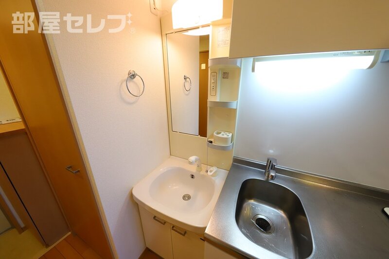 洗面設備　他号室の写真です。