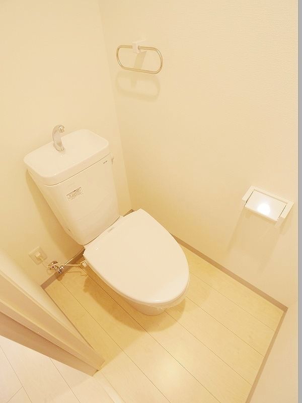 トイレ　※同仕様写真です