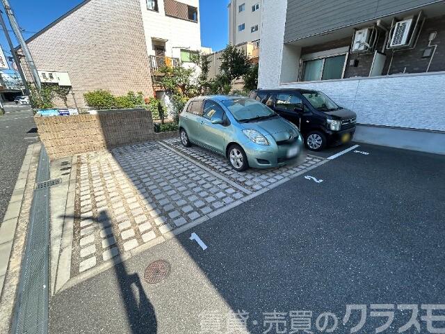 駐車場　敷地内駐車場