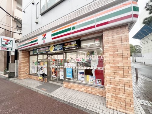 コンビニ　セブン-イレブン 横浜東神奈川１丁目店（コンビニ）まで207m