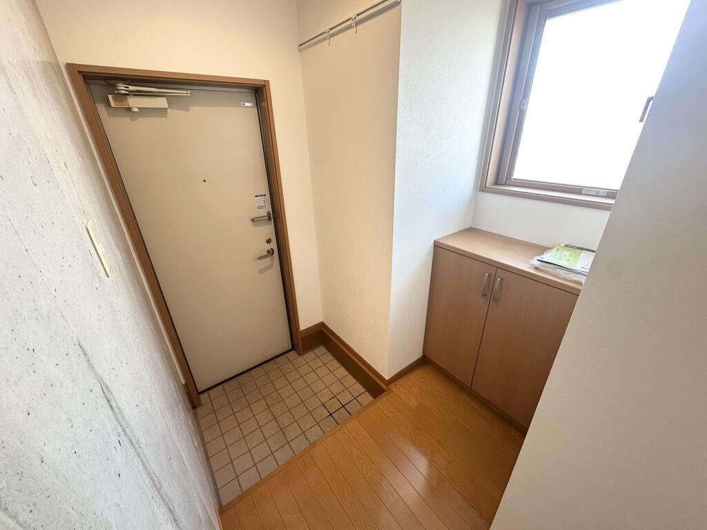 玄関　※写真は別部屋です