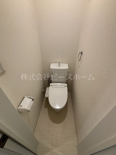 トイレ　※補修中　別号室参考写真