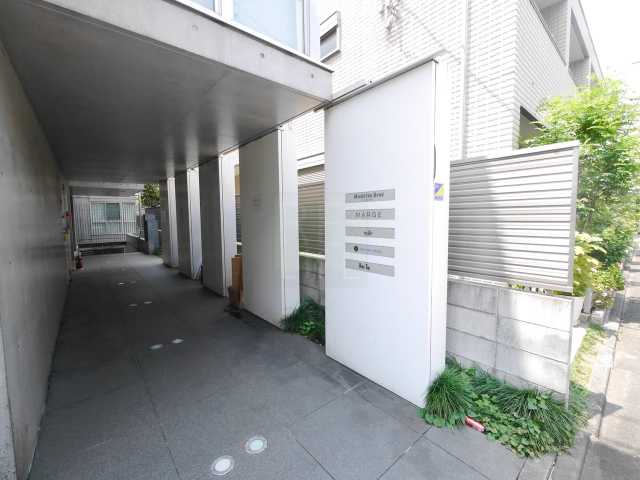 エントランス　モデリアブリュット北参道