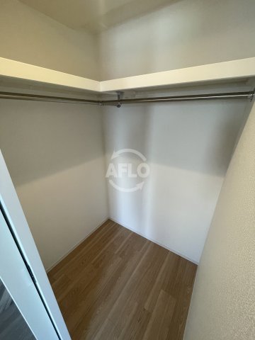 収納　セレニテ新大阪グランデミリュー　ウォークインクローゼット