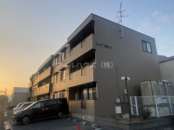 建物外観　南向きバルコニー！
