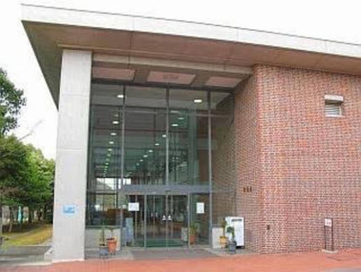 図書館　関東学院大学図書館文学部分館（図書館）まで1666m