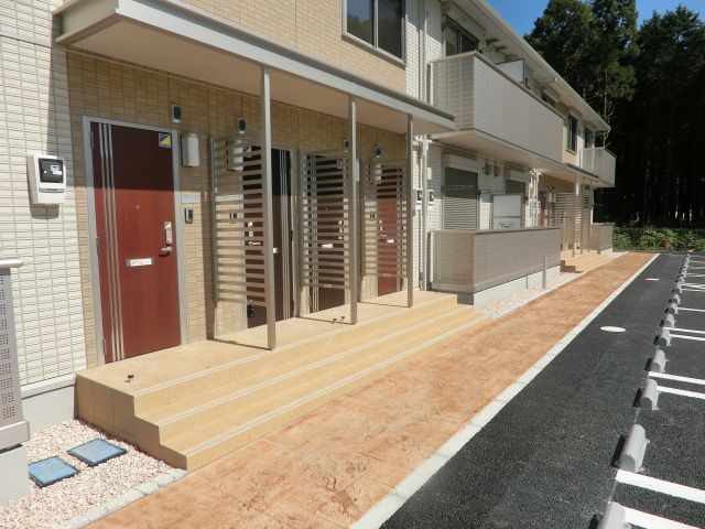 エントランス　タイル調のオシャレなエントランス！
