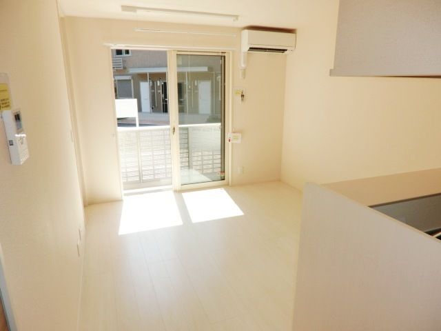 その他部屋・スペース　キッチン側からのリビング！