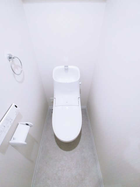ＪＲ東海道本線 岸辺駅 徒歩20分 3階建 築4年のトイレ写真