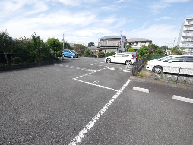 駐車場　★敷地内駐車場も広くとられています★