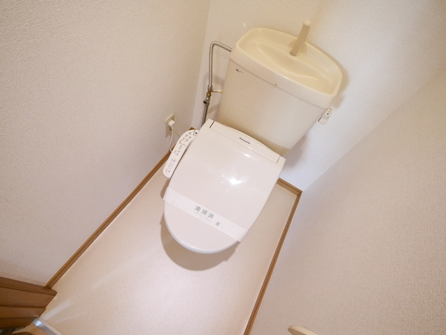 トイレ　★温水洗浄便座付きのトイレです★
