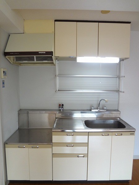 キッチン　別部屋参考写真掲載。