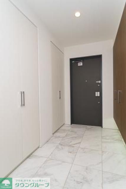 玄関　※写真は同タイプ住戸です。