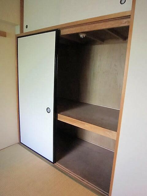 収納　ウィスタリア