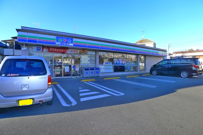 コンビニ　スリーエフ（コンビニ）まで135m