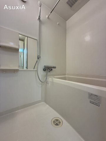 バス・シャワールーム　別タイプのお部屋の写真です