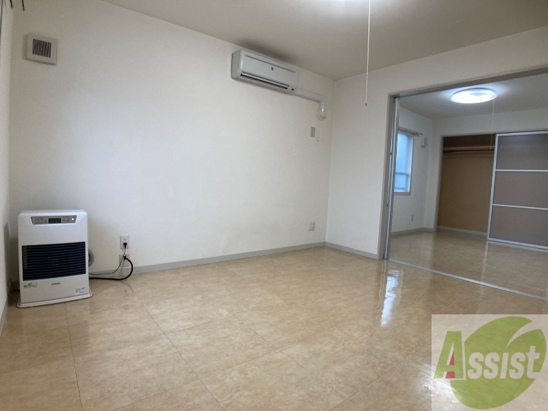 居室・リビング　広くてキレイなお部屋が広がっていて、充実した生活が送れそう。