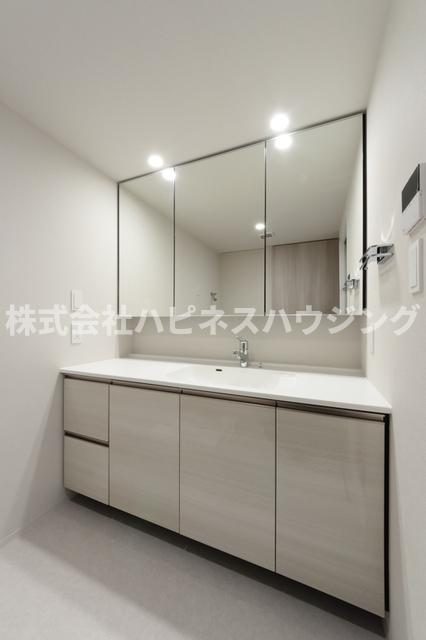 洗面設備　※写真は同タイプ住戸です。