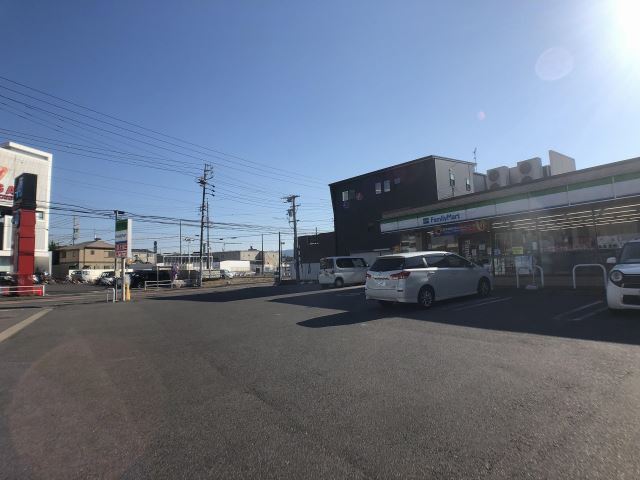 コンビニ　ファミリーマート（コンビニ）まで420m