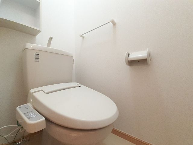 【富山市八尾町井田のアパートのトイレ】