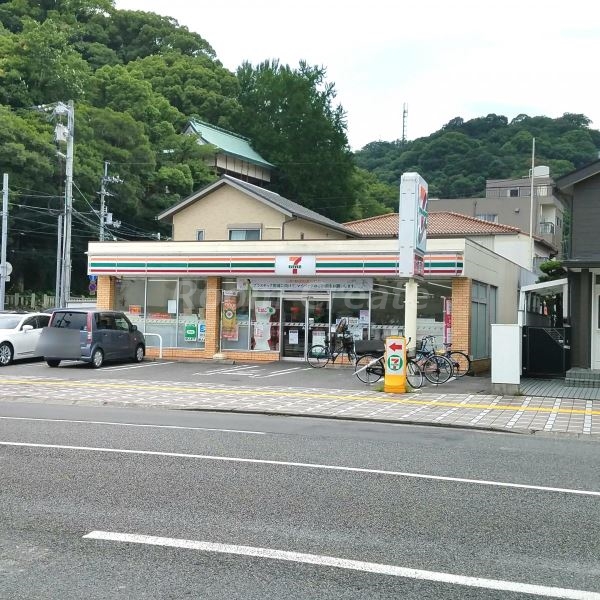 コンビニ　セブンイレブン徳島大道4丁目店（コンビニ）まで331m