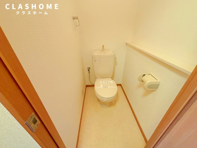 トイレ　同物件の別部屋になります。