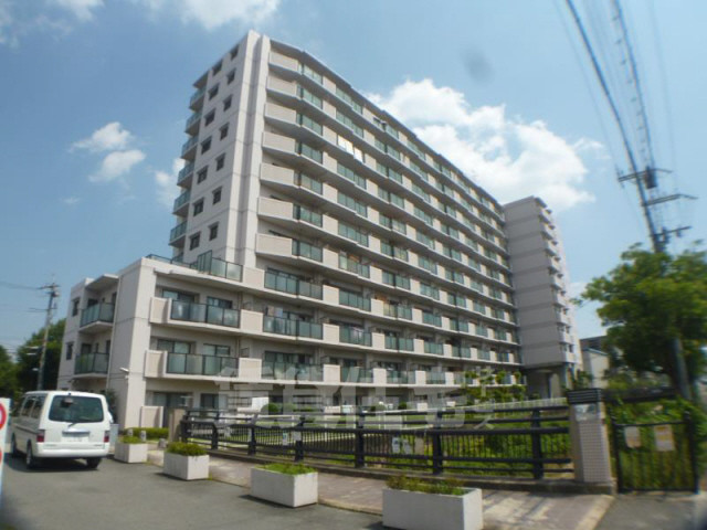 京都市右京区山ノ内苗町のマンションの建物外観