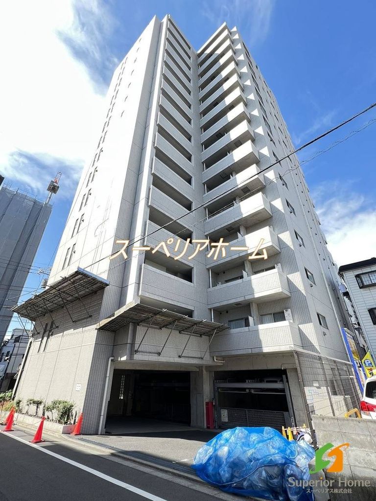 【文京区本駒込のマンションの建物外観】