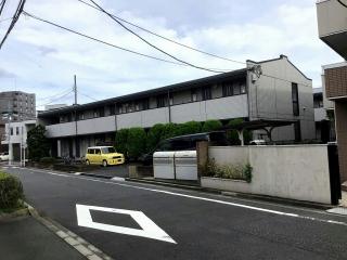 【レオパレスメイプルハイム高野台１号館の建物外観】