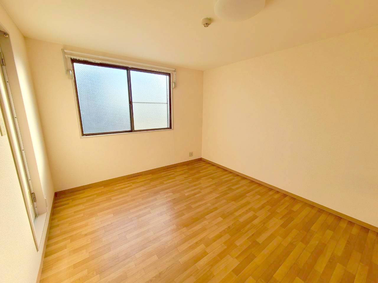 コーポ諏訪柳町の居間写真