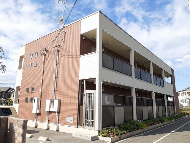 岸和田市加守町のアパートの建物外観