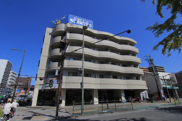 松山市本町のマンションの建物外観