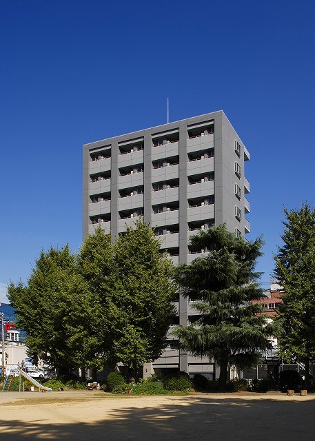 【大阪市北区野崎町のマンションの建物外観】