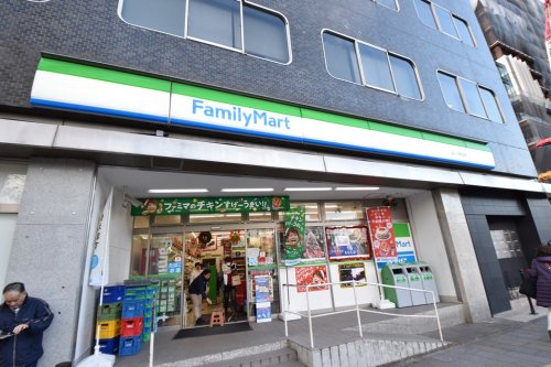 【新宿区荒木町のマンションのコンビニ】