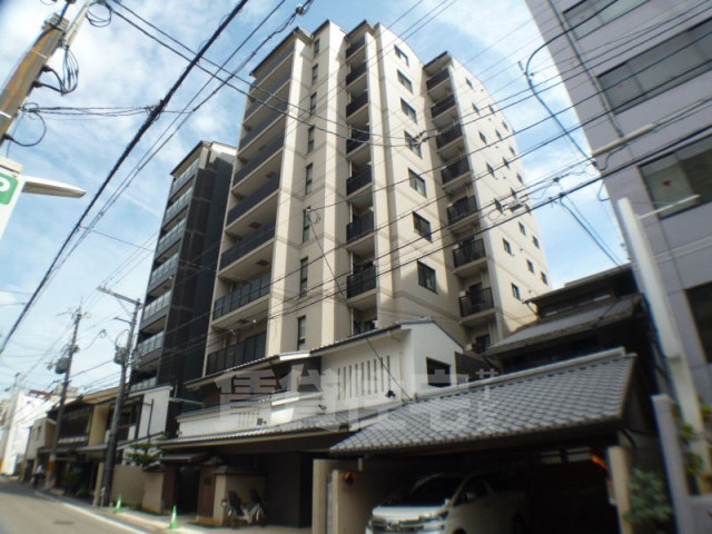 京都市中京区柊町のマンションの建物外観