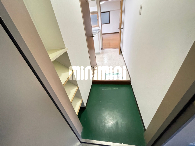 玄関　洗濯バン付です