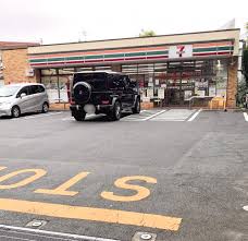 コンビニ　セブンイレブン世田谷経堂3丁目店（コンビニ）まで426m