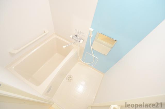 バス・シャワールーム　※同タイプ部屋の写真です。