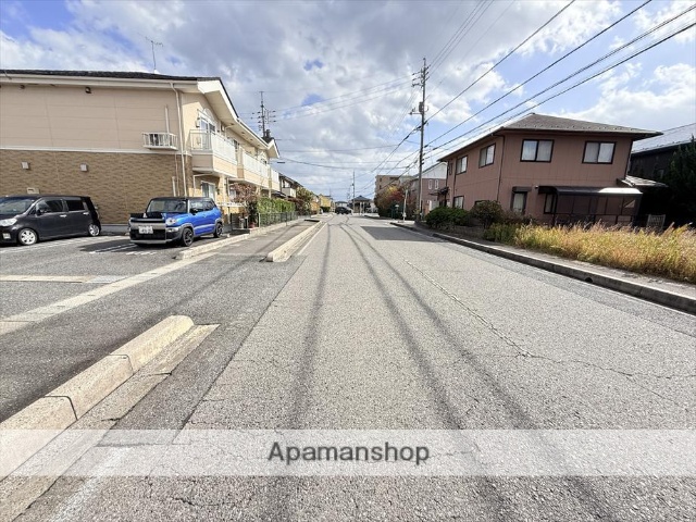 その他　前面道路（その他）まで0m