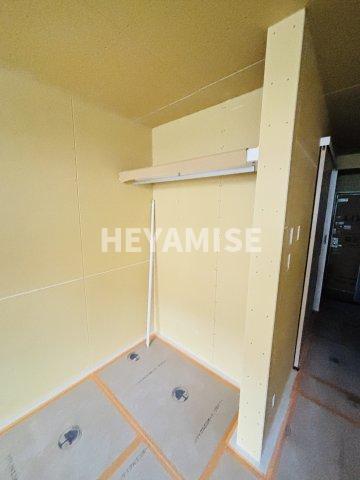 収納　建築途中のお部屋の写真となります。