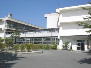 小学校　松本市立島立小学校（小学校）まで2051m