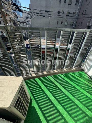 バルコニー　外からの目が気にならないバルコニーで洗濯物が干せます