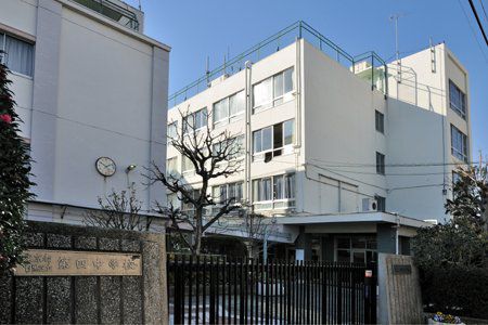 中学校　大鳥中学校（中学校）まで698m
