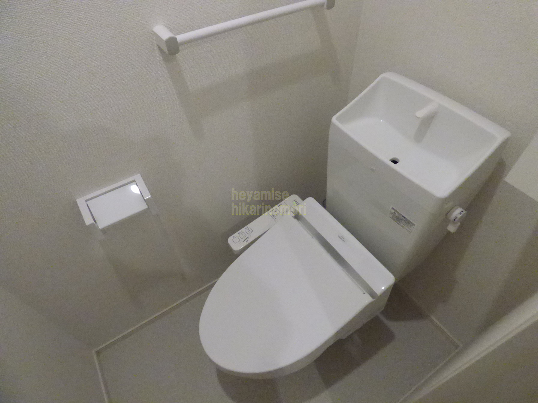 トイレ　別号室の写真です