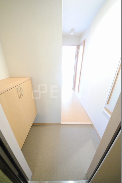 玄関　同ハウスメーカー施工の１ＬＤＫ写真