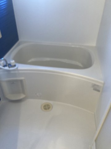 バス・シャワールーム　※同室タイプの画像です。内装の色などが異なる場合があります。