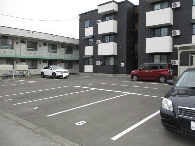 駐車場　駐車場