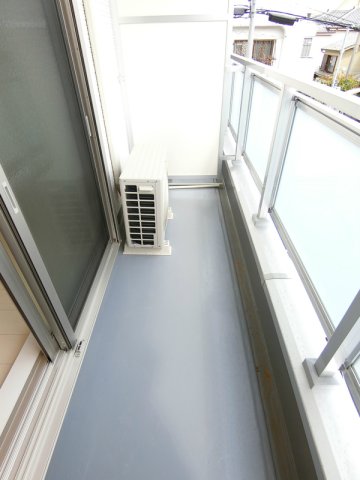バルコニー　開放的で明るい空間を演出してくれるバルコニーです